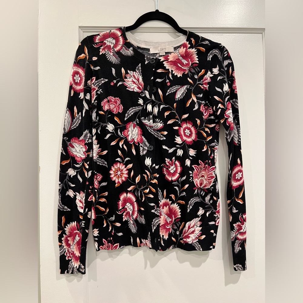 NWOT LOFT Classic Cotton Cardigan Sweater, Black & Red Floral, size XS